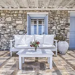 Вилла Denia Seaside Mykonos, Private Heated Pool! Орнос