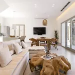 Вилла Denia Seaside Mykonos, Private Heated Pool! Орнос