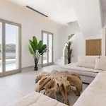 Βίλα Denia Seaside Mykonos, Private Heated Pool! Ορνός